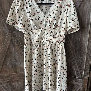 SHEIN Cream and Black Patterned Top
